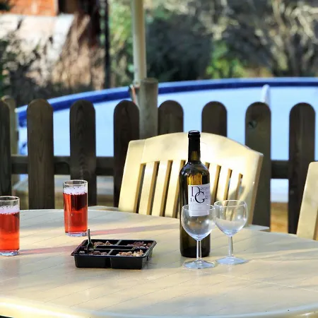 펜션 Pretty In With Private Pool Beaulieu (Cantal)